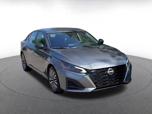 Gun Metallic 2025 Nissan Altima SV FWD