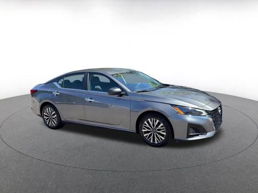 Gun Metallic 2025 Nissan Altima SV FWD