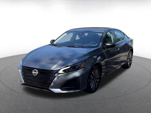 Gun Metallic 2025 Nissan Altima SV FWD