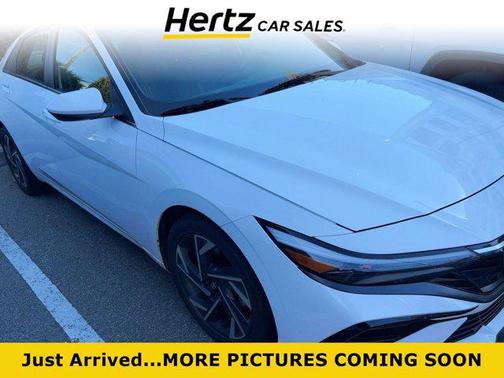 2025 Hyundai ELANTRA SEL