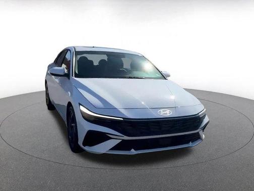 2025 Hyundai ELANTRA SEL