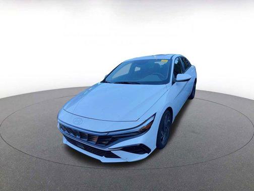 2025 Hyundai ELANTRA SEL