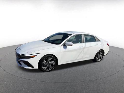 2025 Hyundai ELANTRA SEL