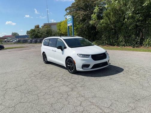 Bright White Clearcoat 2025 Chrysler Pacifica Limited