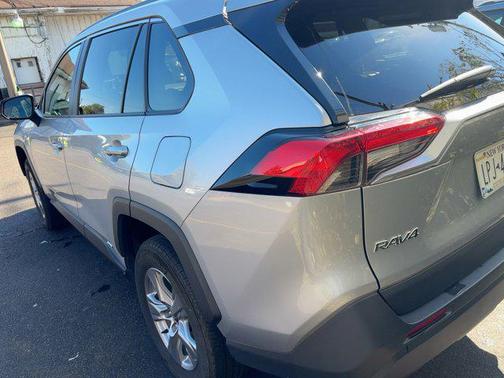 2025 Toyota RAV4 Hybrid LE