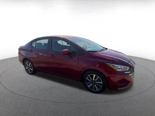 Scarlet Ember Tintcoat 2025 Nissan Versa 1.6 SV