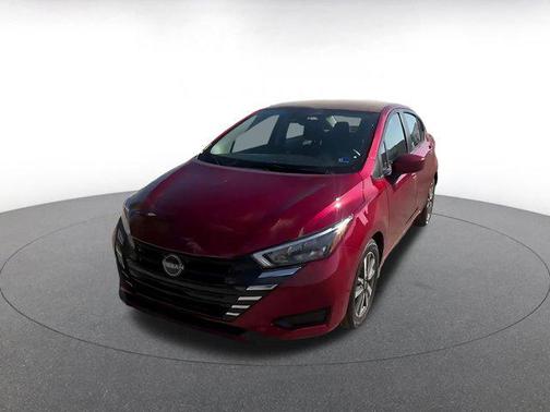 Scarlet Ember Tintcoat 2025 Nissan Versa 1.6 SV