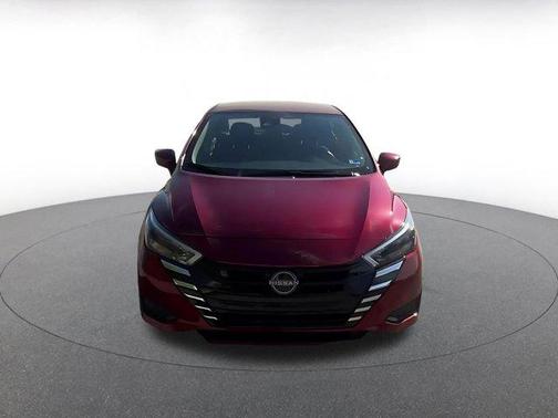 Scarlet Ember Tintcoat 2025 Nissan Versa 1.6 SV