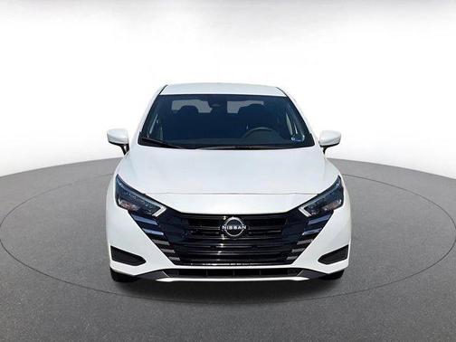 Aspen White Tricoat 2025 Nissan Versa 1.6 SV