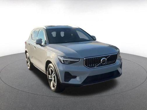 2024 Volvo XC40 CORE