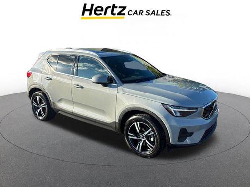 2024 Volvo XC40 CORE