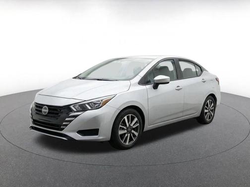 Brilliant Silver Metallic 2025 Nissan Versa 1.6 SV