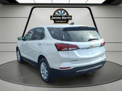 Iridescent Pearl Tricoat 2024 Chevrolet Equinox LT