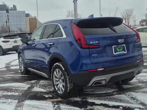 2023 Cadillac XT4 Premium Luxury