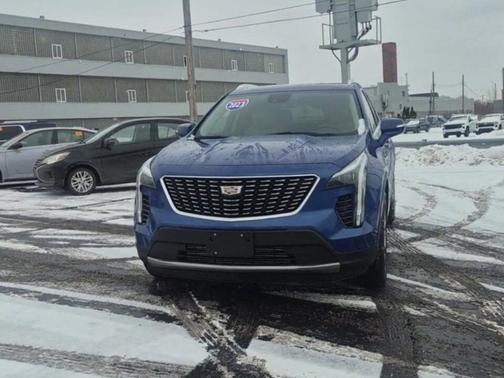 2023 Cadillac XT4 Premium Luxury