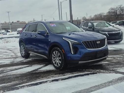 2023 Cadillac XT4 Premium Luxury