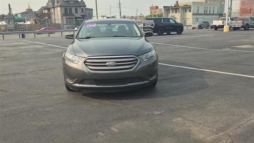 2019 Ford Taurus SE
