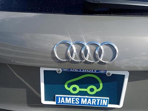 2023 Audi Q3 45 S line Premium