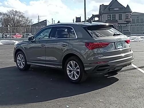 2023 Audi Q3 45 S line Premium