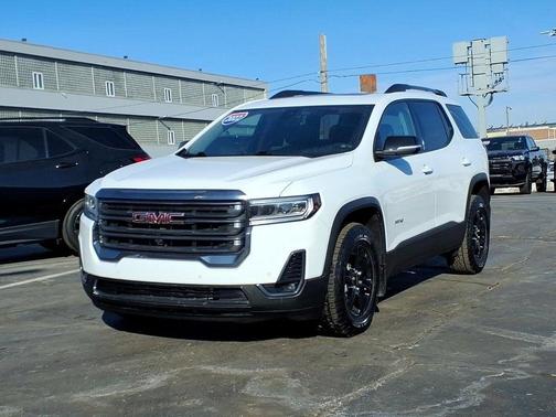 2022 GMC Acadia AT4
