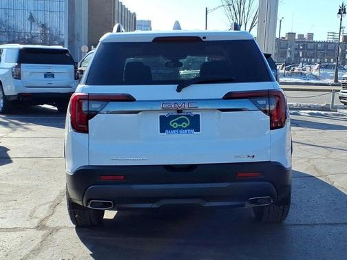 2022 GMC Acadia AT4