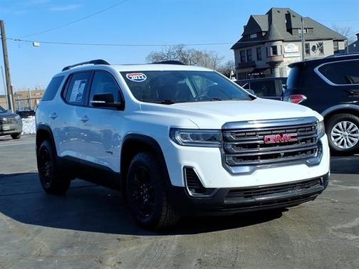 2022 GMC Acadia AT4