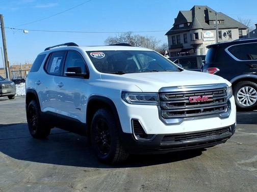 2022 GMC Acadia AT4