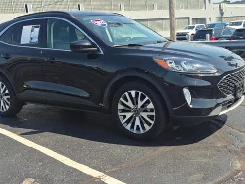 2022 Ford Escape Titanium