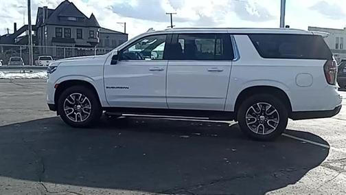 2022 Chevrolet Suburban LS
