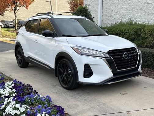 2021 Nissan Kicks SR