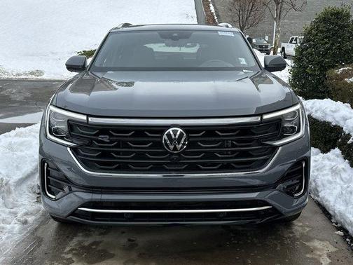 2025 Volkswagen Atlas Cross Sport 2.0T SEL Premium R-Line