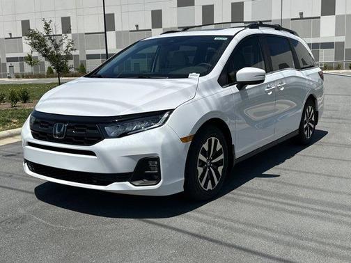 Platinum White Pearl 2026 Honda Odyssey EX-L