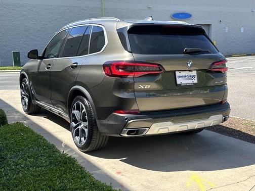 Manhattan Green Metallic 2023 BMW X5 sDrive40i