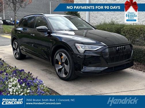 2022 Audi e-tron Premium Plus