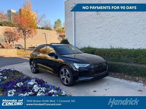 2022 Audi e-tron Premium Plus