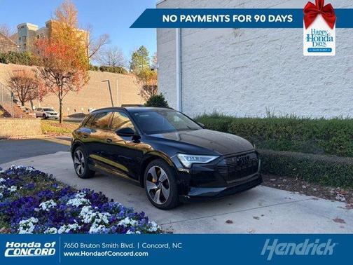 2022 Audi e-tron Premium Plus