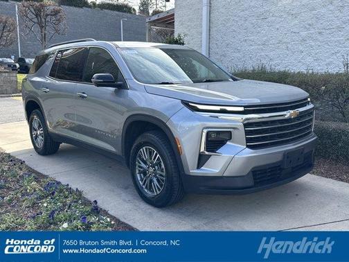 2024 Chevrolet Traverse LT