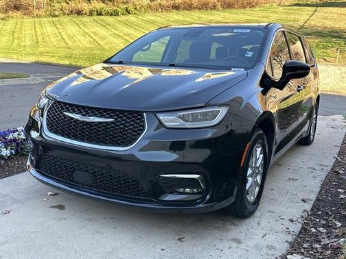 2024 Chrysler Pacifica Touring-L