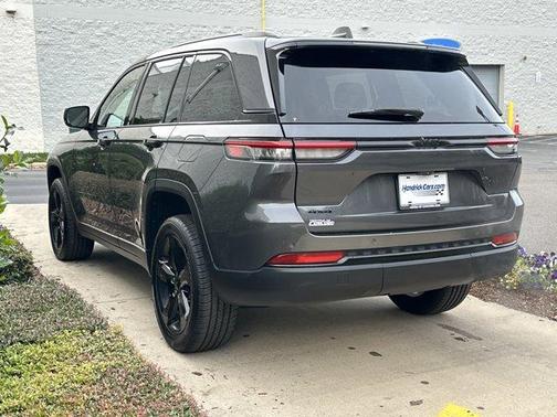 2022 Jeep Grand Cherokee Altitude
