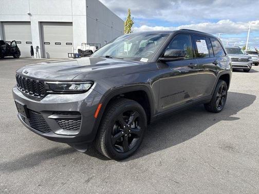 2022 Jeep Grand Cherokee Altitude
