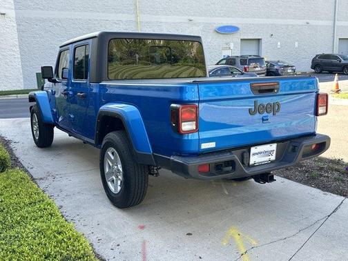 2022 Jeep Gladiator Sport