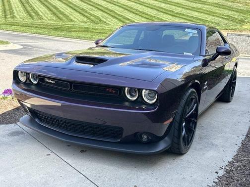 Hellraisin 2022 Dodge Challenger R/T Scat Pack