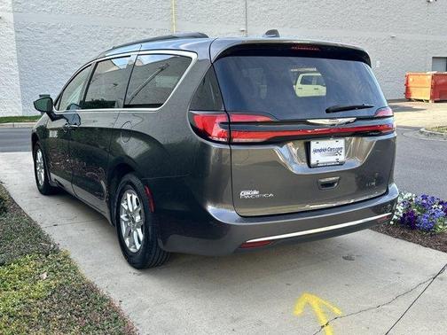 2022 Chrysler Pacifica Touring-L