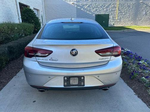 2018 Buick Regal Sportback Essence