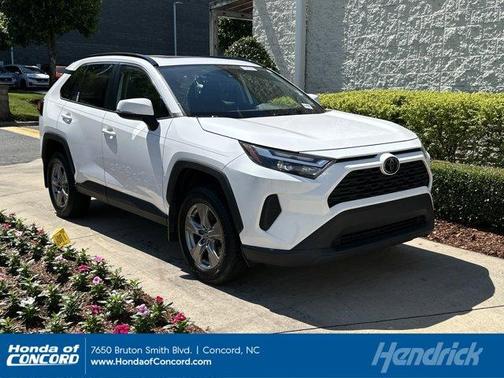 Ice 2024 Toyota RAV4 XLE