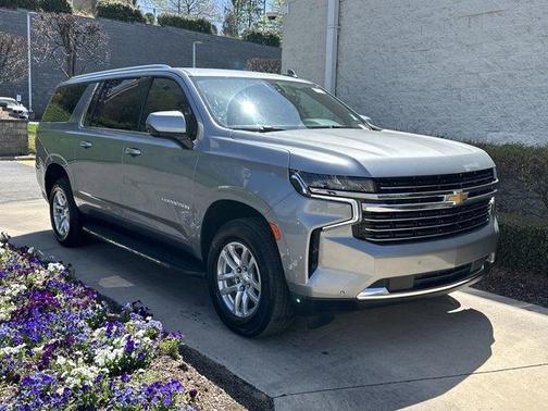 2023 Chevrolet Suburban LT