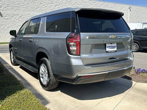2023 Chevrolet Suburban LT