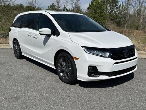 Platinum White Pearl 2026 Honda Odyssey Touring