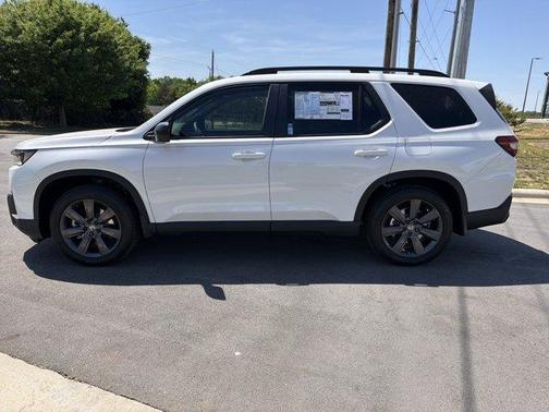 Platinum White Pearl 2026 Honda Pilot Sport
