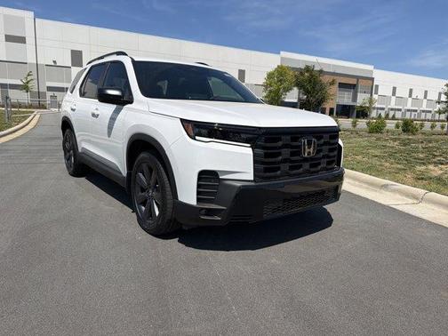 Platinum White Pearl 2026 Honda Pilot Sport